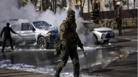 Russia Ukraine War: कीव सहित कई शहरों में रूस का हमला जारी, खार्कीव और पेसोचिन से निकाले गये इंडियन