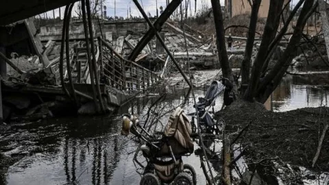Russia Ukraine War: रूस आर्मी ने तेज की कीव की घेराबंदी, मारियुपोल में भीषण लड़ाई, 1500 से अधिक की मौत