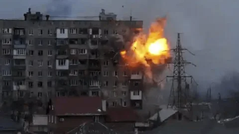 Russia Ukraine War : रूस ने कीव में तेज किए हमले, 30 लाख लोगों का पलायन