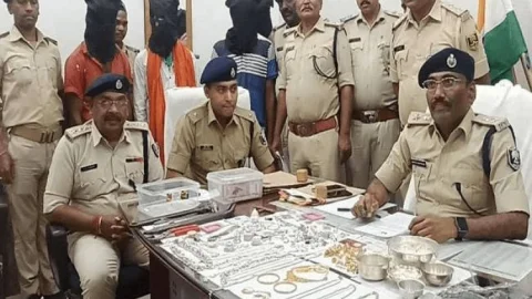 बिहार: दरभंगा में इंटर डिस्ट्रिक चोर गैंग का पुलिस ने किया खुालासा, पांच अरेस्ट, 20 लाख का सामान बरामद