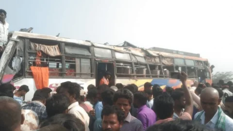 कर्नाटक: तुमकुर जिले में पैसेंजर्स से भरी बस पलटी, आठ लोगों की मौत, 20 से अधिक घायल