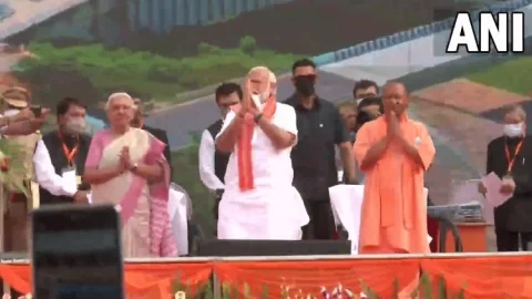 उत्तर प्रदेश: योगी कैबिनेट से दिनेश शर्मा, श्रीकांत शर्मा, आशुतोष टंडन समेत 22 का पत्ता कटा
