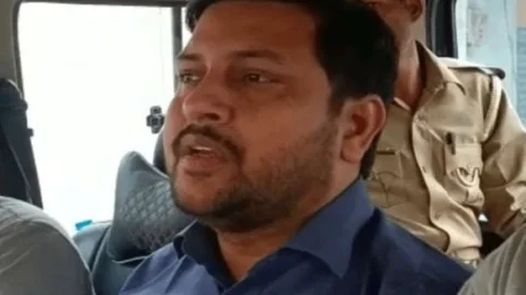 मुंबई: सेल्स टैक्स के असिस्टेंट कमिश्नर आशुतोष मिश्र को क्राइम ब्रांच ने किया अरेस्ट