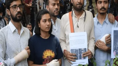 नई दिल्ली : JNU हिंसक झड़प में दोनों पक्षों ने एक-दूसरे के खिलाफ दर्ज कराई FIR, मारपीट के आरोप
