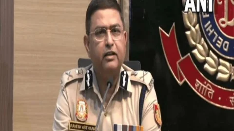14 टीमें अलग-अलग एंगल से कर रही जहांगीरपुरी हिंसा मामले की जांच, जल्द सामने आयेगी सच्चाई : पुलिस कमिश्नर 