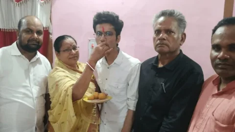 NIT पटना के अभिषेक को अमेजन ने दिया 1.08 करोड़ का पैकेज, झाझा सिविल कोर्ट में एडवोकेट हैं पिता इंद्रदेव यादव  