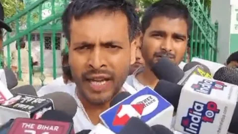 बिहार: तेजप्रताप ने युवा RJD महानगर प्रसिडेंट को कमरे में बंद कर पीटा, रामराज ने पार्टी से दिया इस्तीफा