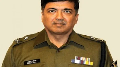 उत्तर प्रदेश: DGP मुकुल गोयल को पद से हटाया गया, नागरिक सुरक्षा के डीजी बने