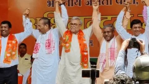 झारखंड: प्रवीण सिंह व ताला मरांडी की बीजेपी में वापसी, दीपक व बाबूलाल ने दिलायी पार्टी की सदस्यता