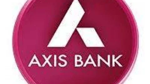 Axis Bank ने अकाउंट होल्डर को दिया झटका, सेविंग अकाउंट पर सर्विस चार्ज  बढ़ाया, बदले कई नियम