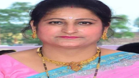 जम्मू-कश्मीर: कुलगाम में हिंदू टीचर की  मर्डर, आतंकियों ने की खोज में सुरक्षा बलों ने चलाया सर्च ऑपरेशन