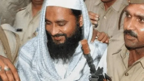 उत्तर प्रदेश: वाराणसी सीरियल ब्लास्ट मामले में आतंकी वलीउल्लाह को फांसी की सजा