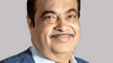 नई दिल्ली: सभी कारों में जरूरी किये जायेंगे छह एयरबैग: नितिन गडकरी