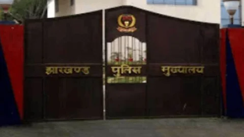 झारखंड पुलिस में प्रमोशन का संकट! डीजीपी से मिले राहुल मुर्मू, लंबित मामलों के जल्द समाधान की मांग