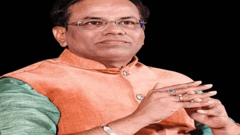 कर्नाटक: हुबली के होटल में Vastu specialist चंद्रशेखर गुरुजी की चाकू मारकर मर्डर