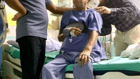 लालू यादव की सेहत में सुधार, बेटी मीसा भारती ने शेयर की AIIMS के अंदर की फोटो
