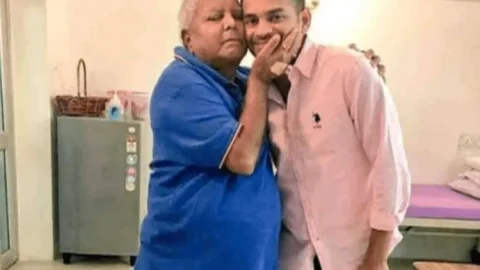 लालू यादव के बेटे तेजप्रताप ने किया इमोशनल पोस्ट, पिताजी आप जल्द स्वस्थ होकर घर आ जाइए.... आप हैं तो सब है