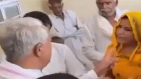 राजस्थान: चिकित्सा मंत्री परसादी लाल ने महिला को घर से बाहर निकलवाया, बोले-बकवास नहीं, गेट आउट