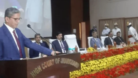 प्रिंट मीडिया जिम्मेदार, इलेक्ट्रॉनिक और सोशल मीडिया भूल गये जिम्मेदारी: CJI एनवी रमण