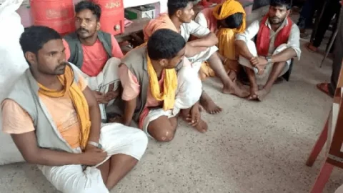 बिहारः बसहा बैल लेकर भिक्षाटन करते छह मुस्लिम युवक पकड़ाये, हाजीपुर पुलिस कर रही पूछताछ