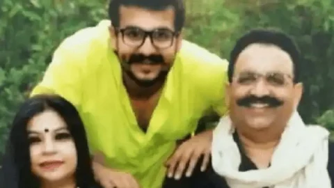 उत्तर प्रदेश : मुख्तार अंसारी की वाइफ के खिलाफ लुक आउट नोटिस ,बेटे अब्बास अंसारी के घर  चस्पा कुर्की का नोटिस