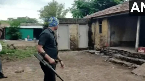 महाराष्ट्र: सांगली में स्कूल की क्लास में मिले हैंड ग्रेनेड, बाल-बाल बची स्टूडेंट्स की जान