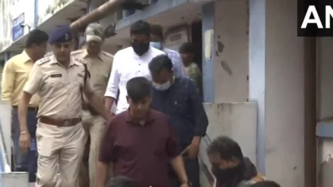 झारखंड कांग्रेस के एमएलए को कैश देनेवाला कस्टडी में, पश्चिम बंगाल CID को दिल्ली पुलिस ने जांच से रोका