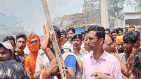 बिहार: छपरा में जहरीली शराब पीने से अब तक 13 की मौत, थानेदार-चौकीदार सस्पेंड, शराब माफिया समेत 12 अरेस्ट