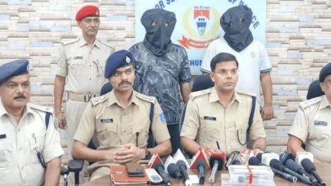 जमशेदपुर: नशेड़ी गैंग के सलमान और अरमान को पुलिस ने किया अरेस्ट, आर्म्स और गोली बरामद
