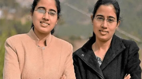 उत्तराखंड:  जुड़वा SDM बहनें हैं युक्ता मिश्र और मुक्ता मिश्रा, देशभर में बेटियों के लिए मिसाल