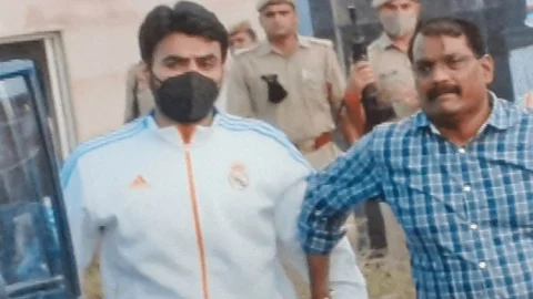 नोएडा का गालीबाज लीडर श्रीकांत त्यागी गया जेल, स्वामी प्रसाद मौर्य ने दिया था यूपी सचिवालय का स्टिकर