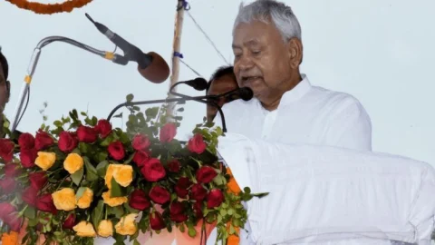 बिहार: 20 लाख युवाओं को देंगे रोजगार और नौकरी, हर किसान को डीजल सब्सिडी : CM नीतीश कुमार