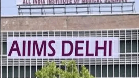 AIIMS: दिल्ली AIIMS में दूरबीन की मदद से तीन माह के बच्चे की दोनों किडनी की सर्जरी, वर्ल्ड का ऐसा पहला मामला
