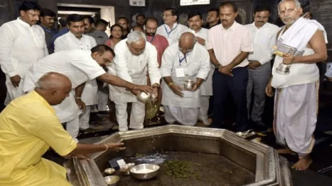 बिहार: गया के विष्णुपद मंदिर में CM नीतीश कुमार के साथ मिनिस्टर  इसराइल मंसूरी के प्रवेश पर राजनीति तेज