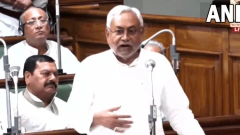 बिहार:नीतीश कुमार की महागठबंधन सरकार ने जीता विश्वासमत, 160 MLA ने किया समर्थन, BJP का वॉकआउट