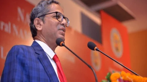 नई दिल्ली: आप जनता के जज रहे... चीफ जस्टिस एनवी रमना की विदाई में रो पड़े सीनियर एडवोकेट दुष्यंत दवे