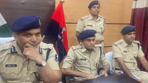 बिहार: मधेपुरा के फर्जी कालगर्ल सप्लायर मामले में  छह पुलिसकर्मी सस्पेंड, DSP को क्लीन चिट