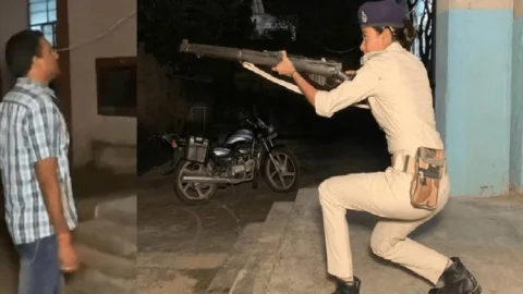 पूर्वी चंपारण में आधी रात को महिला कांस्टेबल ने SP पर तान दी राइफल, मैं कहती हूं वहीं रुक जाओ वरना...  