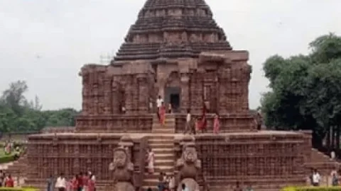 ओड़िसा: ब्रिटिश गवर्नमेंट ने सूर्य मंदिर में भरवा दी थी रेत, दीवारों में आ रही थी दरार, अब होगी सफाई