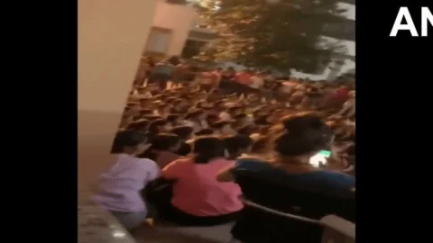 Chandigarh University Girls Hostal MMS Scandel: छात्र-छात्राओं का हंगामा, आरोपी लड़की अरेस्ट