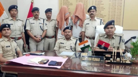 BMP के दो कांस्टेबल ने लूटा था बरेली व कोलकाता के बिजनसमैन से एक किलो गोल्ड व पांच लाख कैश, दोनों अरेस्ट