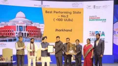 Swachh Survekshan2022: झारखंड बना सेकेंड टॉपर, केंद्रीय आवासन एवं शहरी कार्य मंत्री ने किया सम्मानित