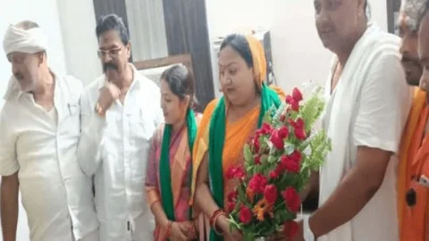 बिहार : कार्तिक सिंह के खिलाफ BJP पहुंची चुनाव आयोग, DM-SP को भी हटाने की मांग