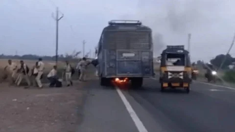 बिहार: छपरा में पुलिस बस ने तीन को रौंदा, मरने के लिए छोड़ भागे खाकीधारी