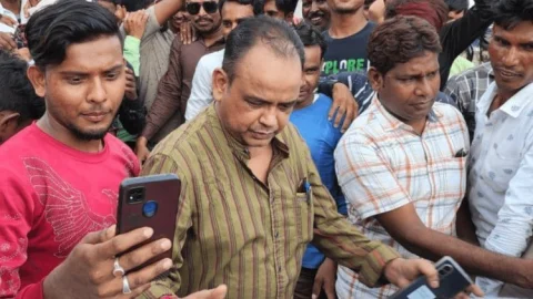कोलकाता पहुंचें समर्थकों ने इरफान को झारखंड लाने की मांग की, हेमंत व कांग्रेस के समर्थन में  नारेबाजी