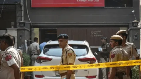 Delhi Triple Murder: ट्रिपल मर्डर का छह घंटे में दिल्ली पुलिस ने किया खुलासा, दो अरेस्ट
