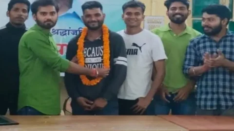 उत्तर प्रदेश : स्विगी, जोमैटो के डिलीवरी ब्वाय ने किया BHU टॉप, 10 दिसंबर को दीक्षा समारोह में मिलेगा गोल्ड मेडल