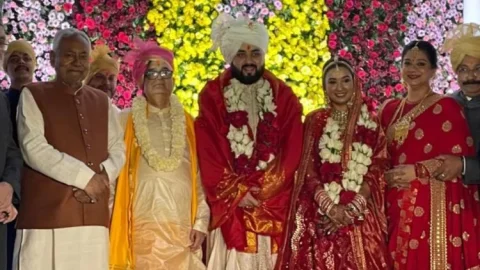 बिहार: पटना में हाइप्रोफाइल शादी, एक साथ नजर आये नीतीश कुमार और इमाम बुखारी, तेजस्वी भी पहुंचे