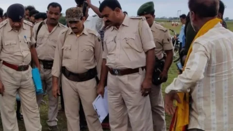 बिहार: औरंगाबाद मां ने की बेटे की मर्डर, घर में ही कर दिया दफन, तीन दिन बाद पुलिस ने कब्र से निकाला बॉडी
