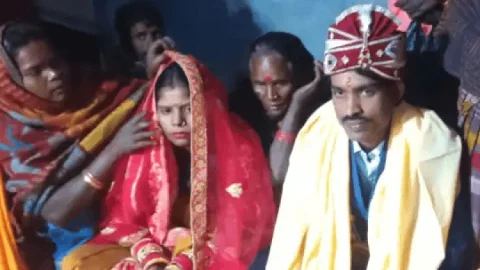 बिहार: छपरा में शादी से पहले ही मंगेतर के साथ युवक फरार, FIR के बाद मंदिर में लिये सात फेरे